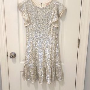 Perfect sparkly dress for Taylor Swift